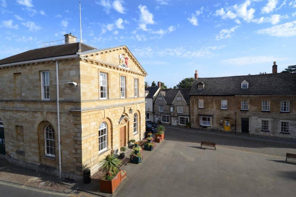 Oxfordshire Living - The Spencer Apartment - Woodstock Eksteriør bilde